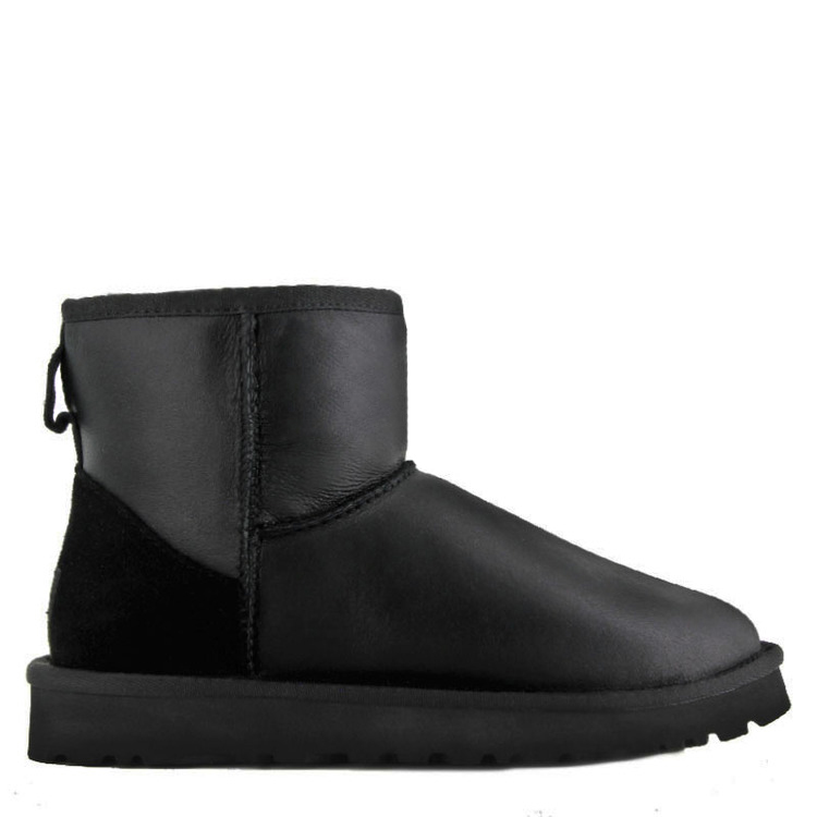 UGG Classic Mini Metallic Black — Уход за уггами с пайетками и стразами